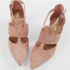 🆕 “Paige” Mi.iM Wooden Block Faux Suede Sandals! NWT! 💥